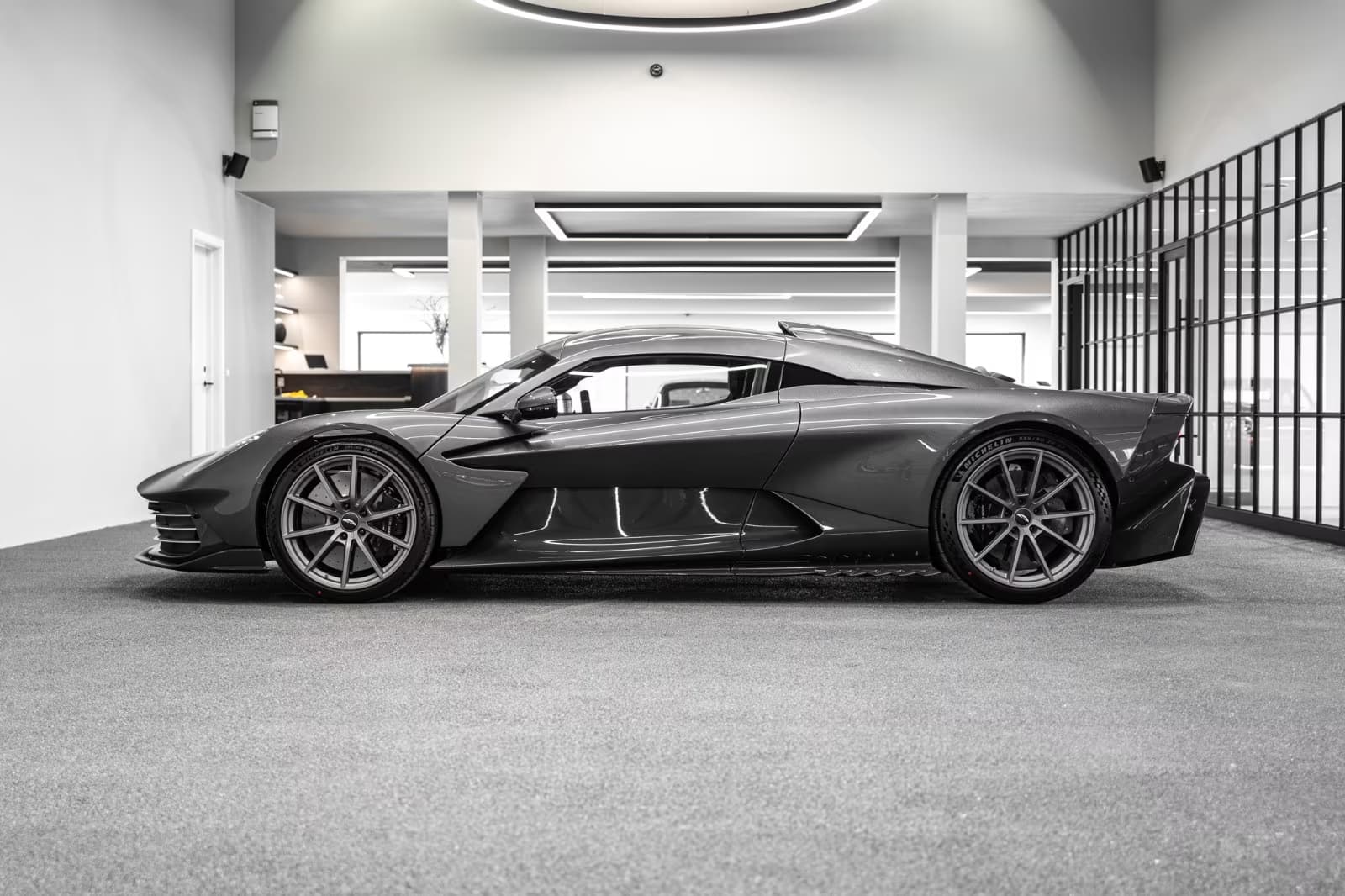 Aston Martin Valhalla