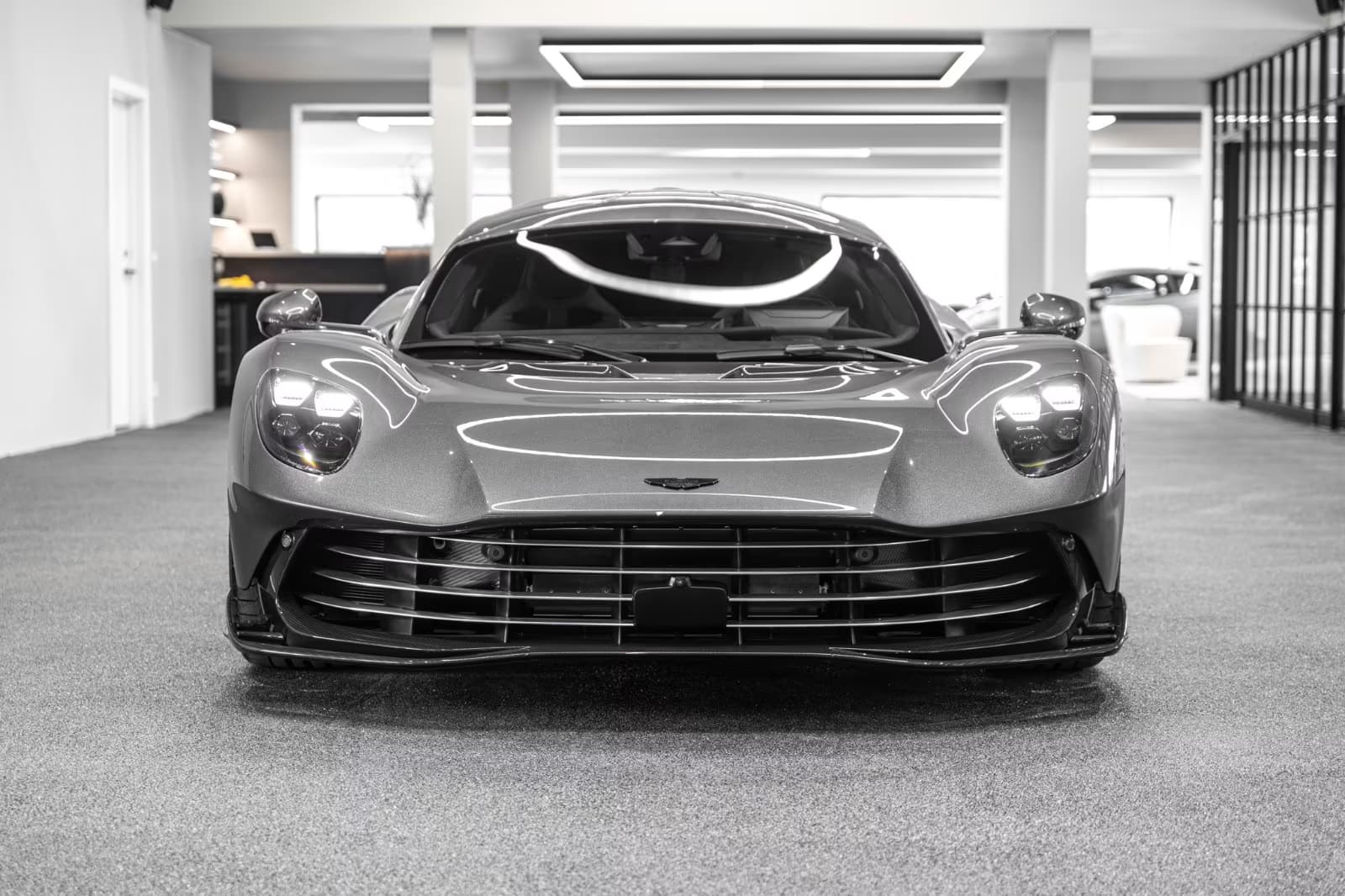 Aston Martin Valhalla