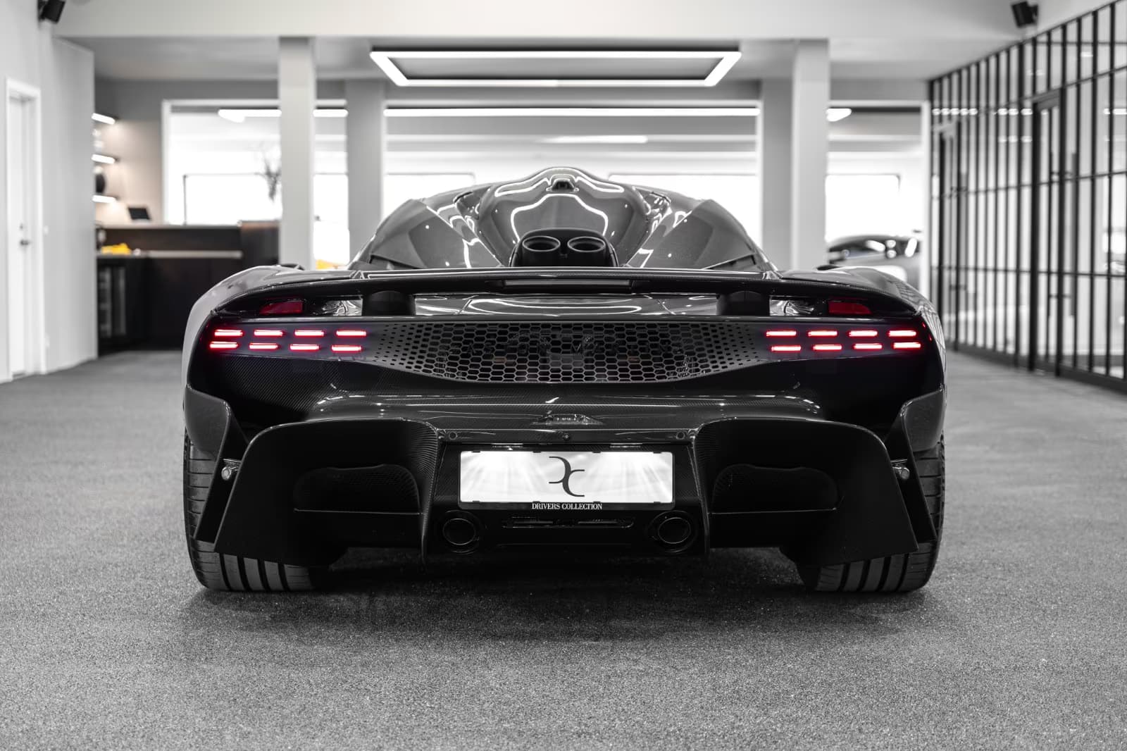 Aston Martin Valhalla