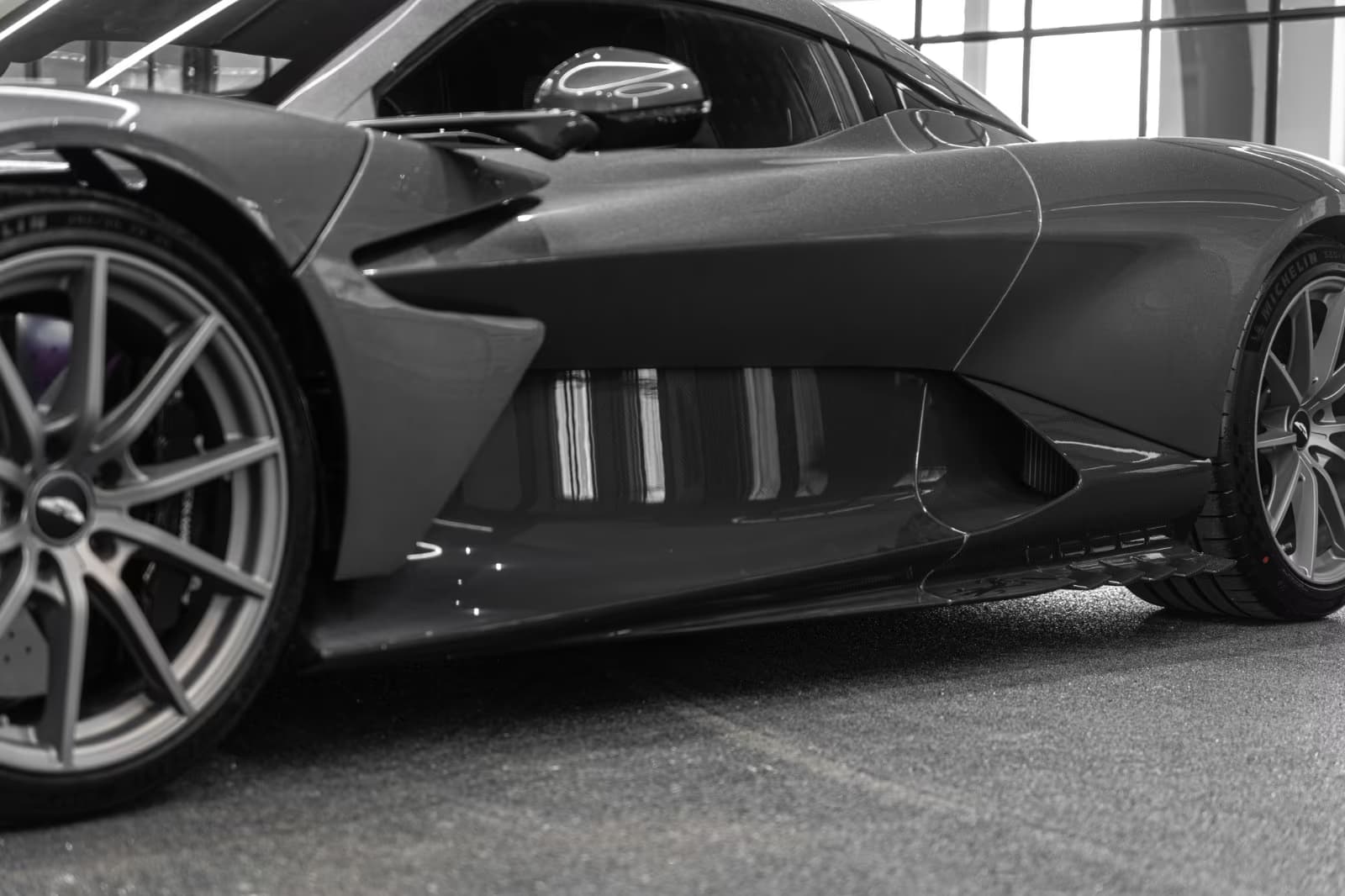 Aston Martin Valhalla