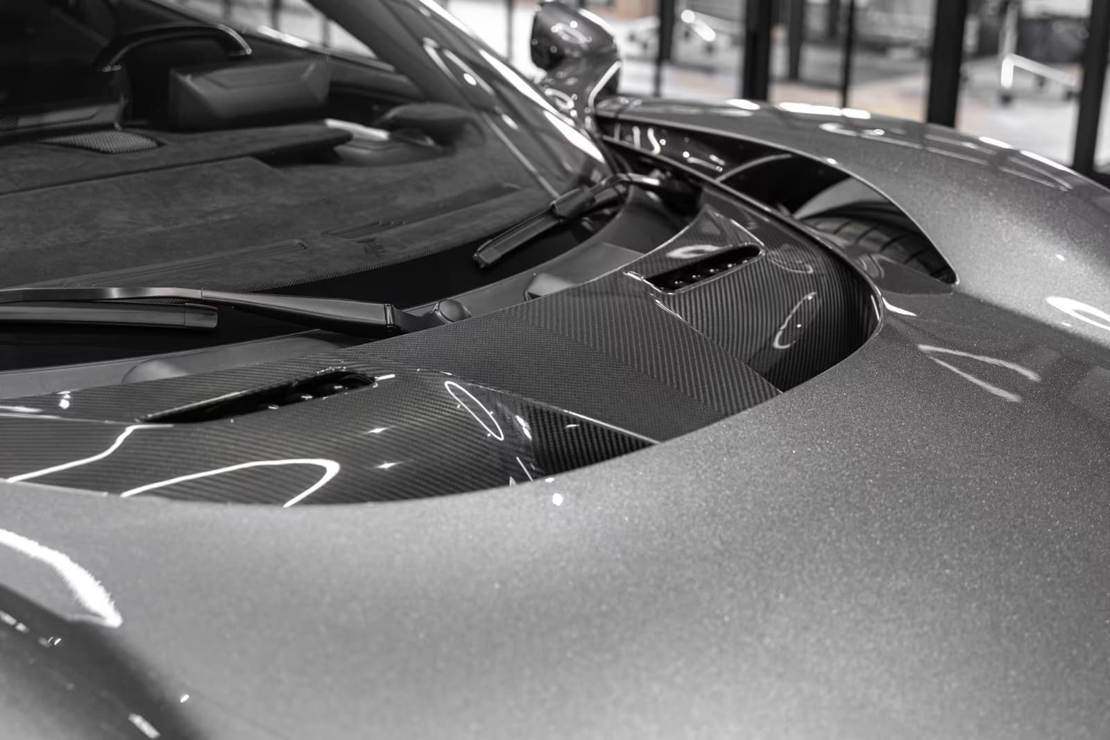 Aston Martin Valhalla