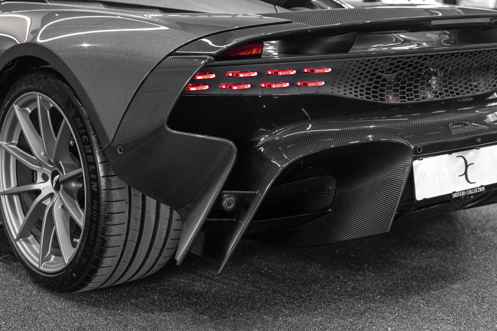 Aston Martin Valhalla