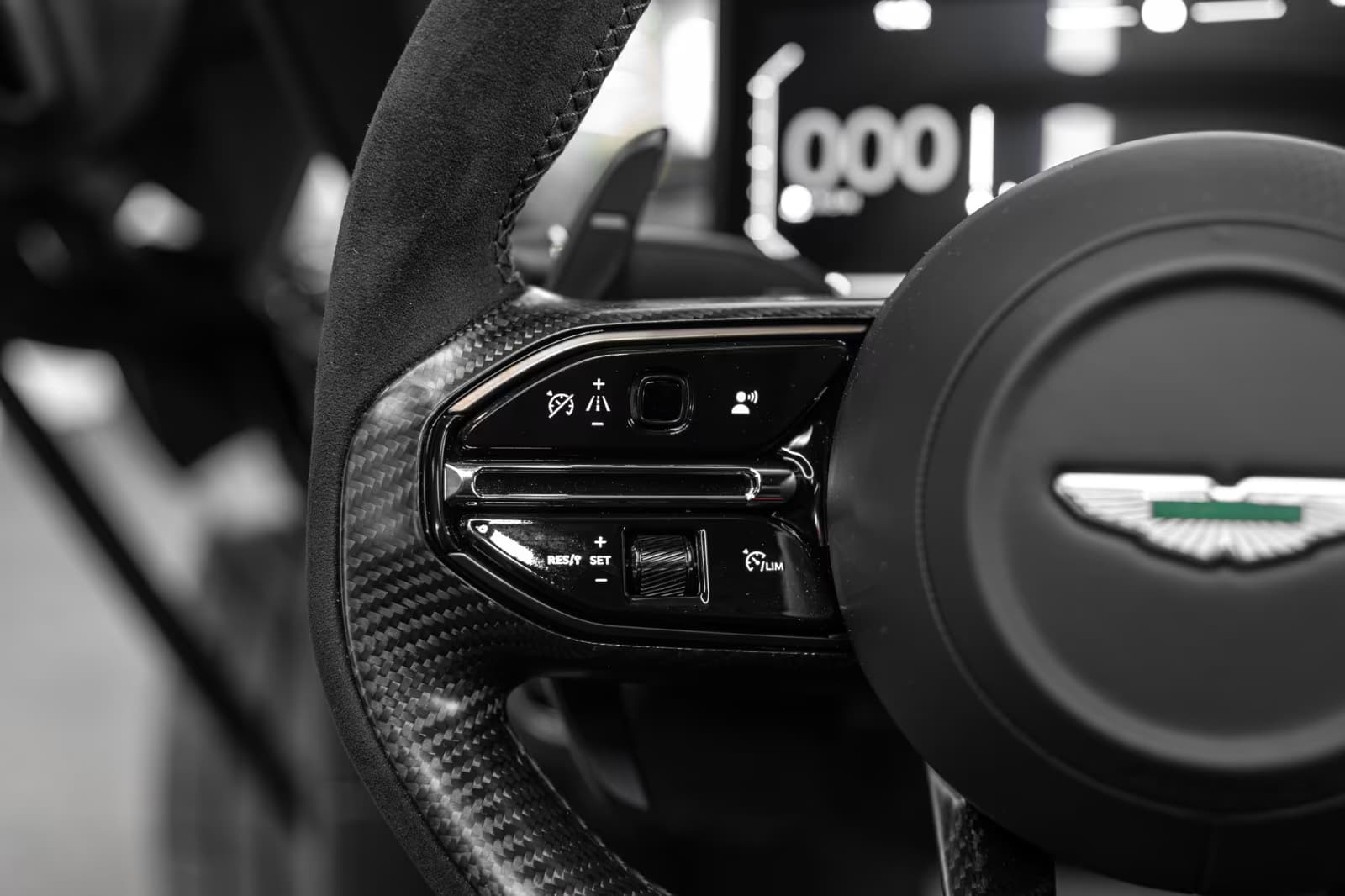 Aston Martin Valhalla