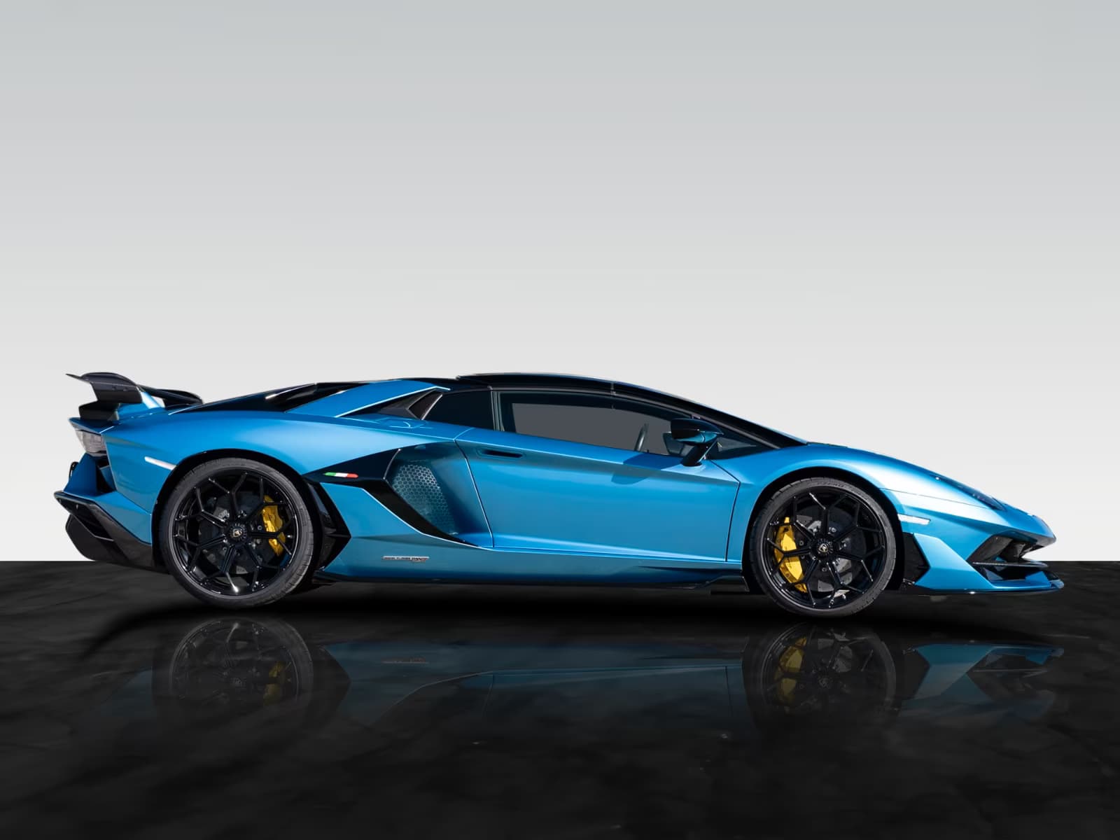 Lamborghini Aventador SVJ