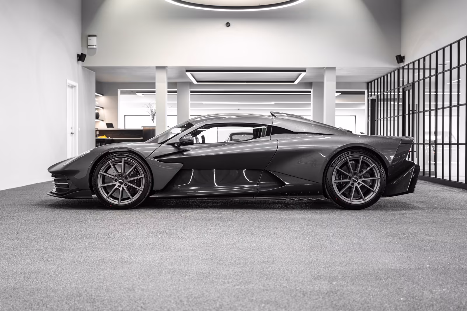 Aston Martin Valhalla