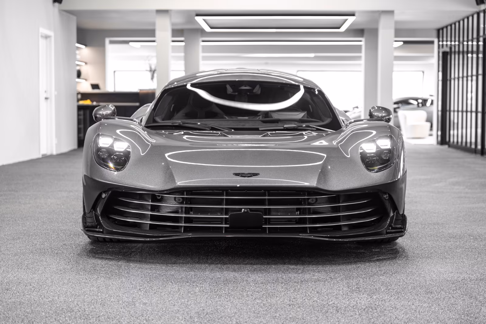 Aston Martin Valhalla