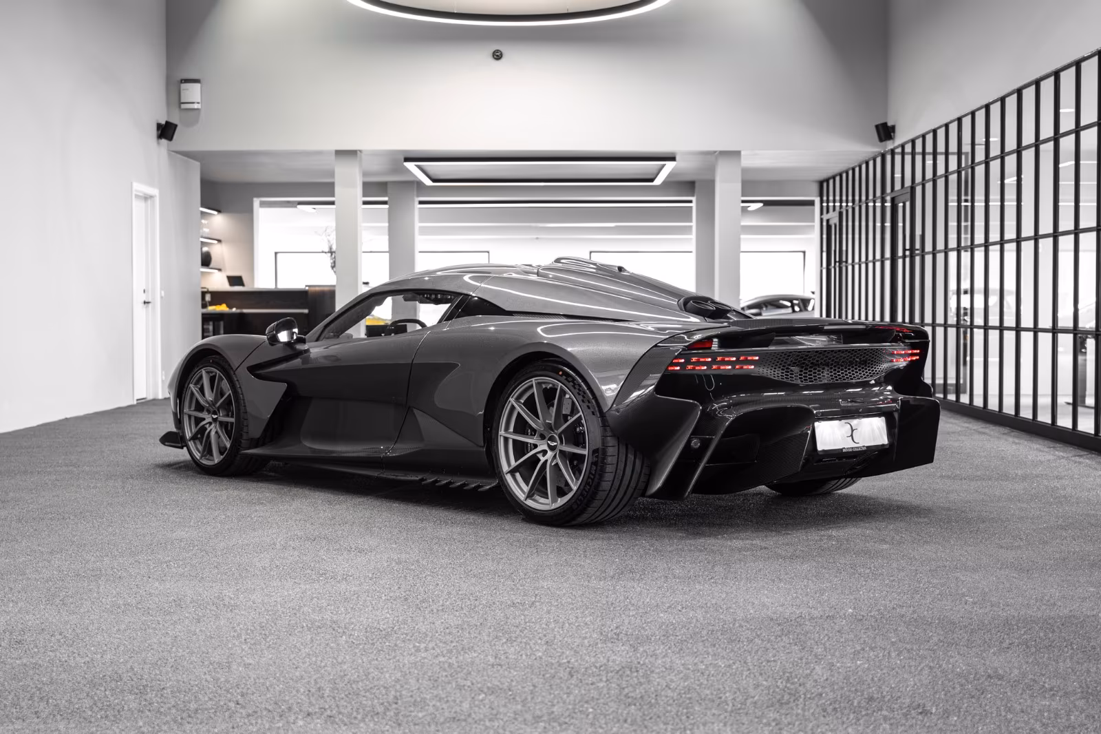 Aston Martin Valhalla