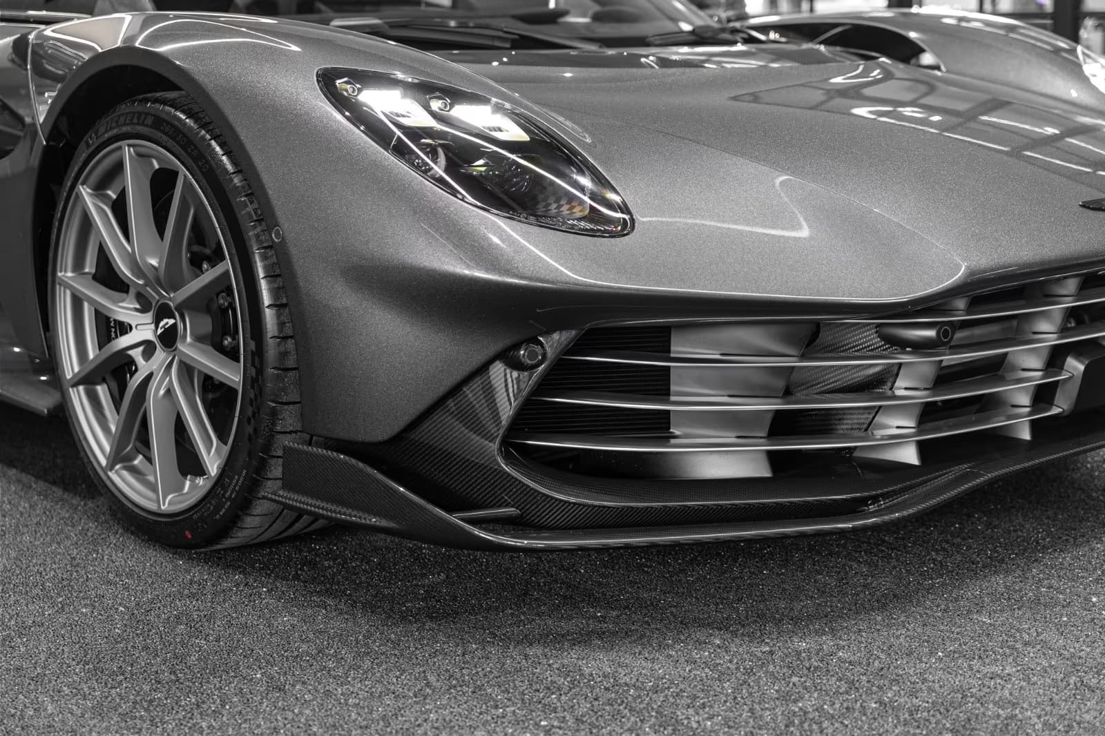 Aston Martin Valhalla