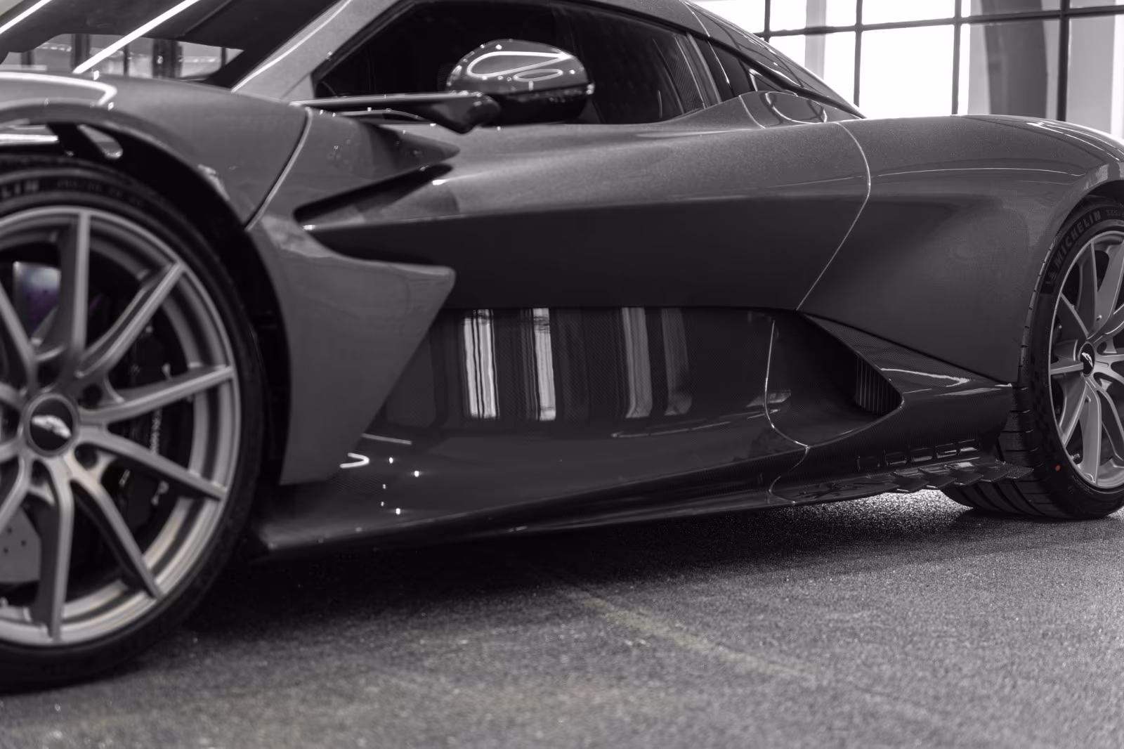 Aston Martin Valhalla