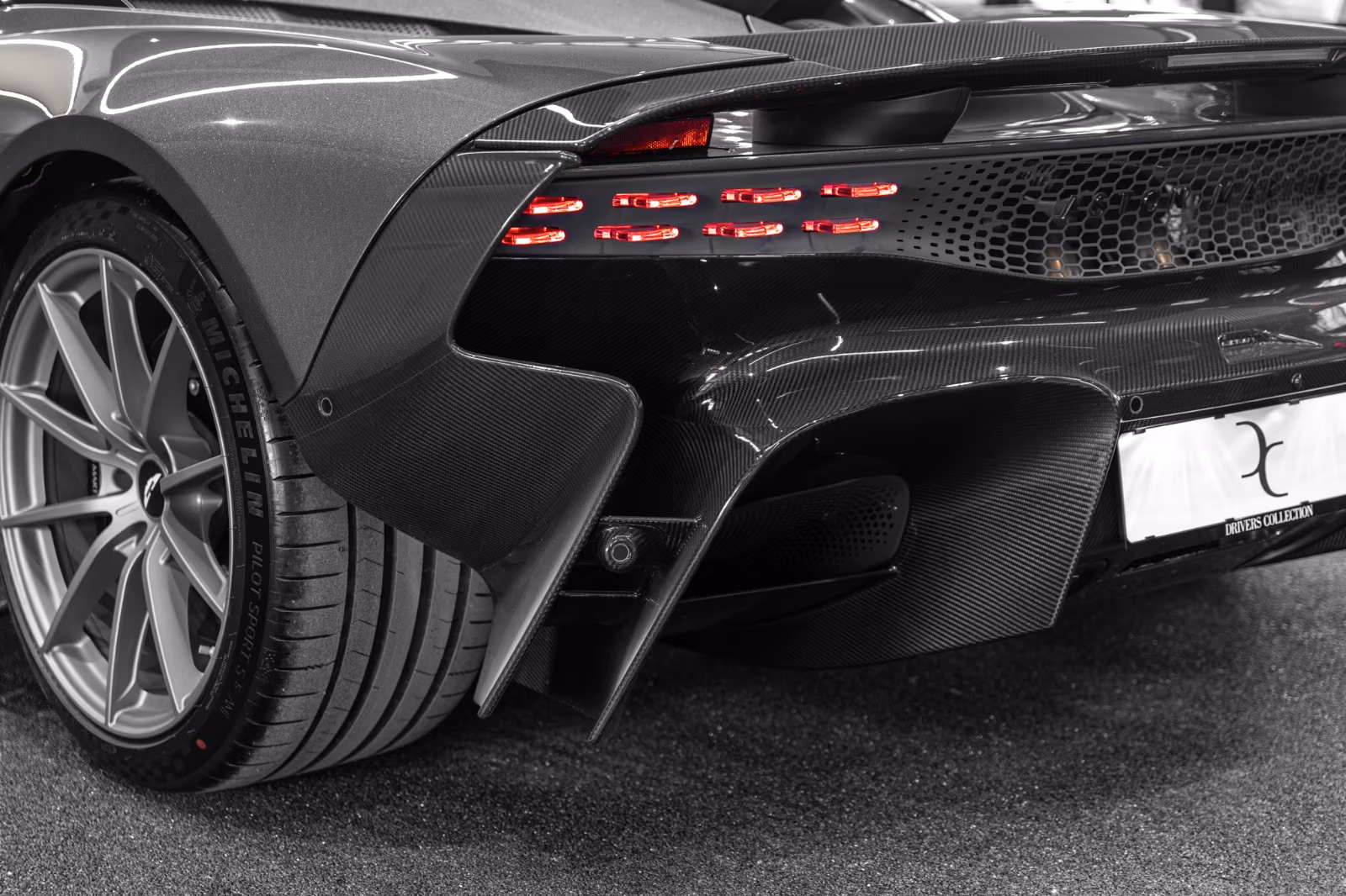 Aston Martin Valhalla