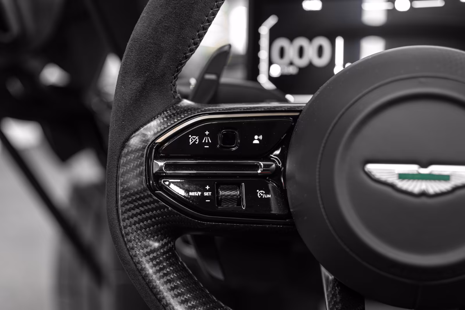 Aston Martin Valhalla