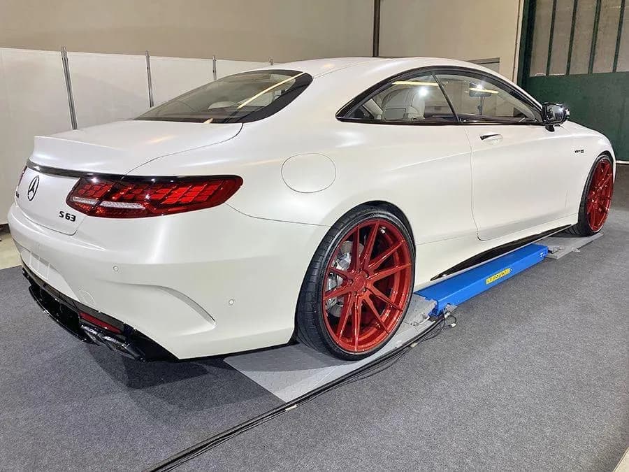 Mercedes-Benz S 63 AMG